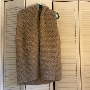 Sleeveless cardigan